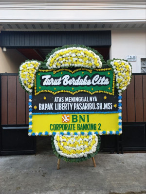 Papan Bunga Duka di Tegal Parang