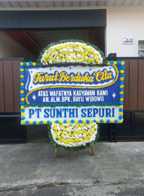 Papan Bunga Duka di Tegal Parang