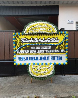 Papan Bunga Duka di Tegal Parang