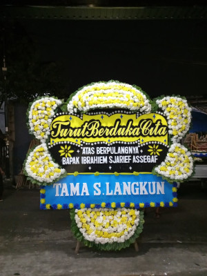 Papan Bunga Duka di Tegal Parang